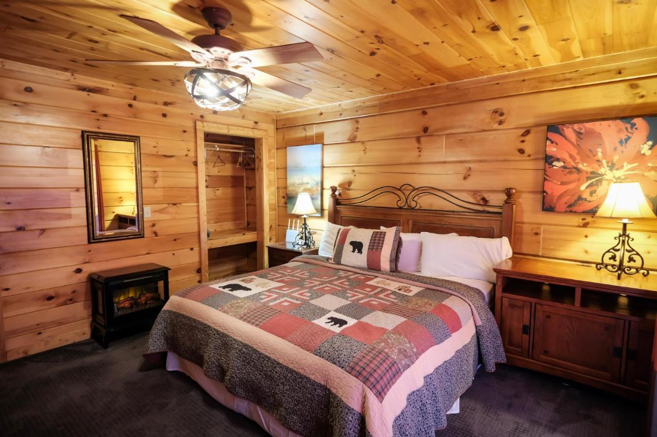 Lazy Bear Lodge Gatlinburg Exterior photo