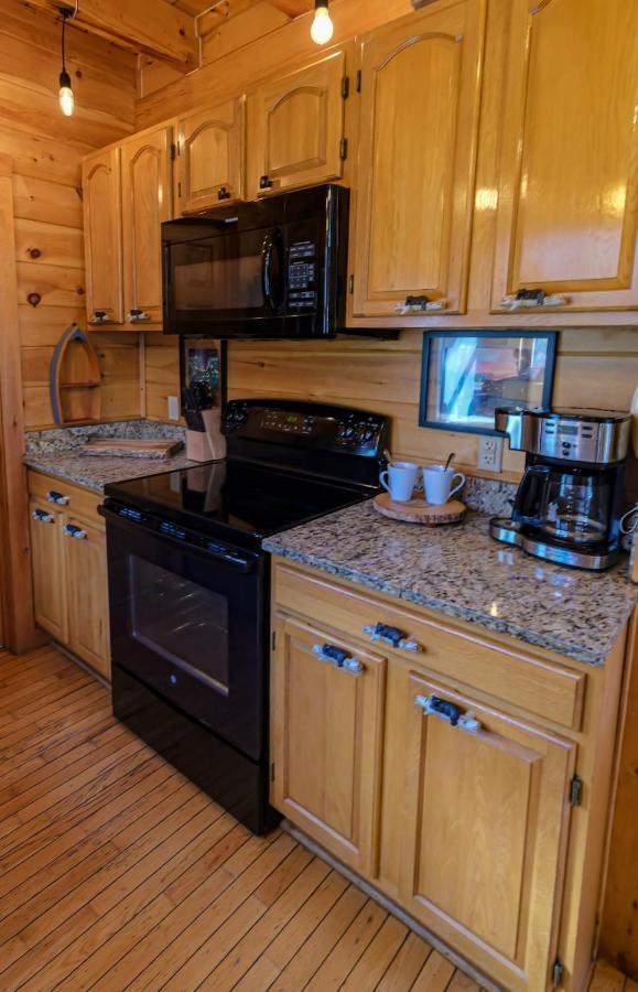 Lazy Bear Lodge Gatlinburg Exterior photo