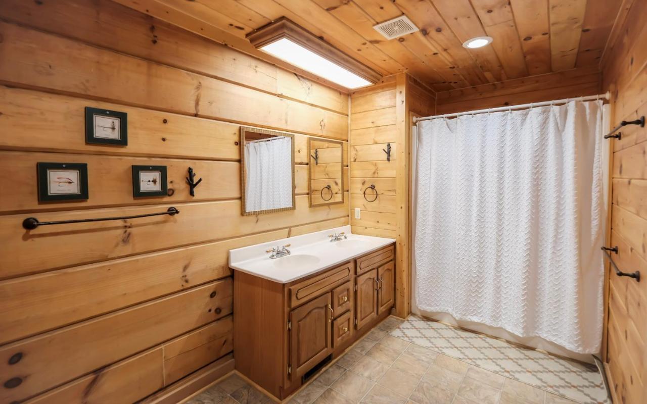 Lazy Bear Lodge Gatlinburg Exterior photo