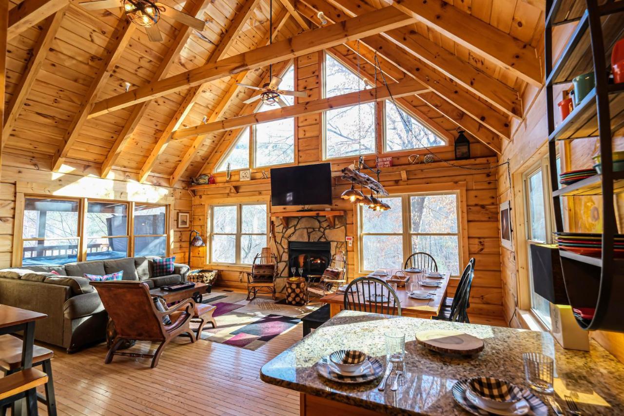 Lazy Bear Lodge Gatlinburg Exterior photo