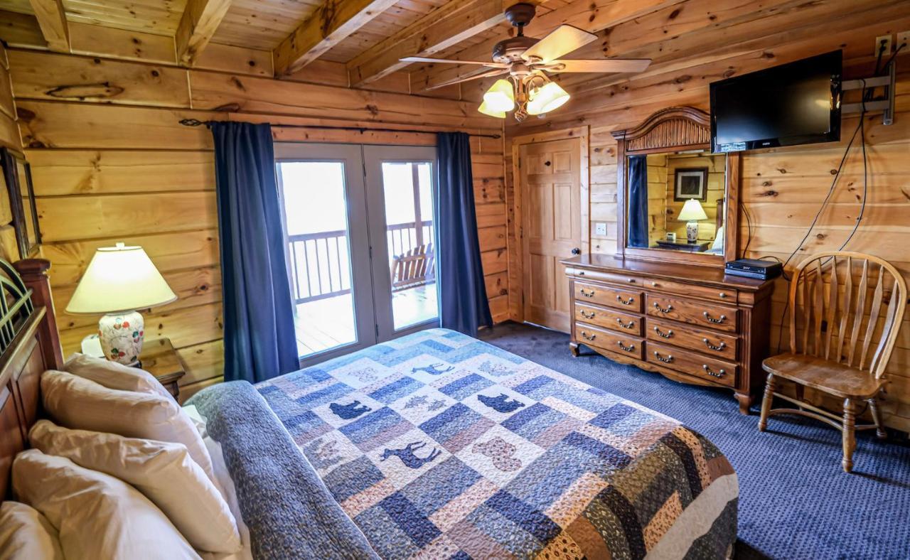 Lazy Bear Lodge Gatlinburg Exterior photo