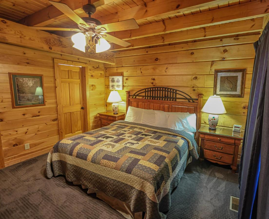 Lazy Bear Lodge Gatlinburg Exterior photo